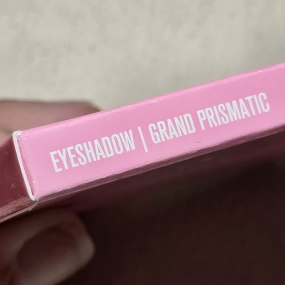 BNIB Jeffree Starr Single Eyeshadow Pan Grand Prismatic Bright Bold Chapel Roan - Picture 3 of 4